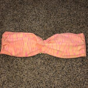 Strapless bikini top